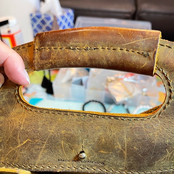 Saddleback Leather Shoulder Dark Brown Small Tote Bag With Removable Liner - Picture 8 of 9